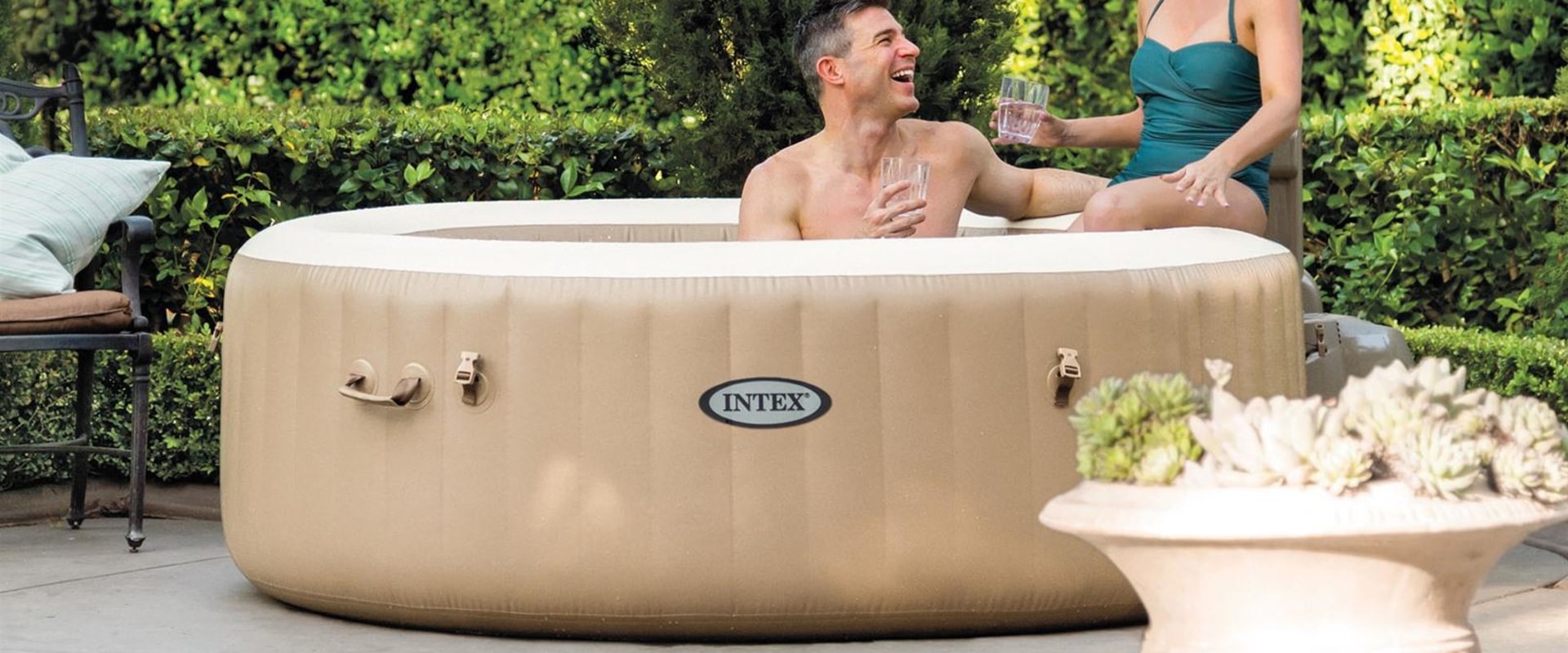 Kun je de hele tijd een opblaasbare hot tub laten staan?