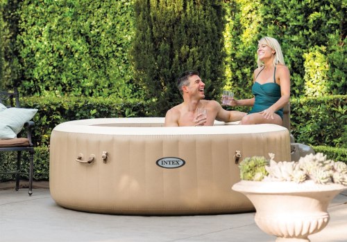 Kun je de hele tijd een opblaasbare hot tub laten staan?